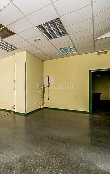 Foto cf1ba522-5df5-4606-934e-8a1f13307554. Alquiler local comercial  de gran amplitud en el corazón ! en Valladolid