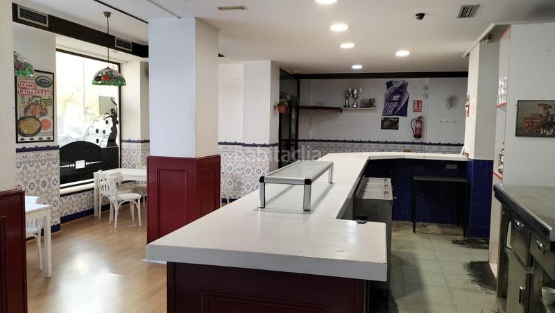 Foto 5cec7a4a-6742-40e3-a8a3-756c4958aa7d. Lloguer local comercial a San Antonio Palencia