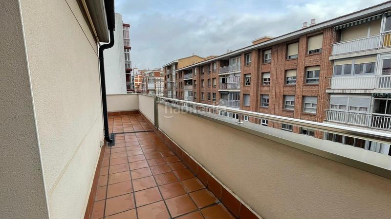 Foto d5d1b30b-3117-4ec5-88c5-e7068095cbbc. Alquiler ático moncasa alquila exclusivo ático con impresionante terraza en Caño Argales en Valladolid