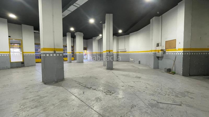 Foto 5aa7ab3b-e9af-4a81-9f30-7ddc36587917. Alquiler local comercial moncasa vende amplio local con gran fachada acristalada en Valladolid