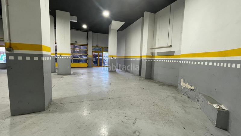 Foto 7c81c198-1805-4086-9442-1b5887ef495e. Alquiler local comercial moncasa vende amplio local con gran fachada acristalada en Valladolid
