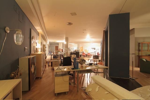 Foto f0bec3aa-e421-4a12-b8e8-525b24d7088e. Local comercial a Centro Palencia