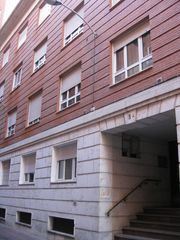 Affitto Posto auto in Centro. Garaje céntrico cerrado