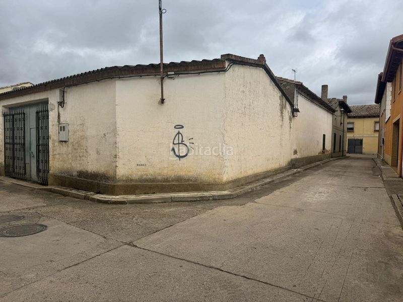 Foto 49a7738a-6e1f-479a-a822-df1e3a766b63. Casa amb aparcament a Frómista