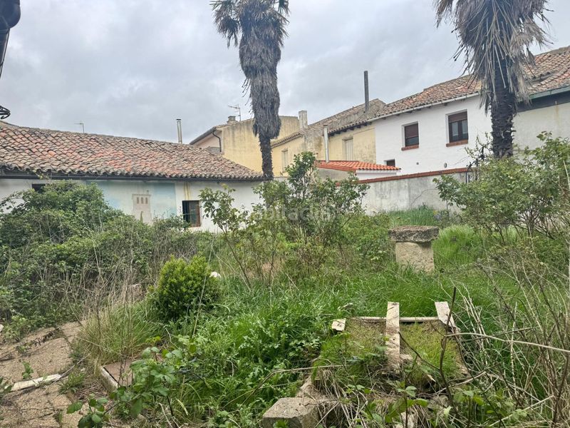 Foto d07259af-d4fb-4e4d-8efb-963ac83233c1. Casa amb aparcament a Frómista