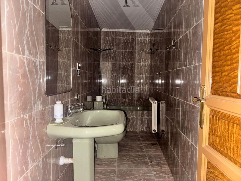 Foto e19b3e55-f38d-4a6b-8142-cafd811587e8. Casa amb aparcament a Frómista