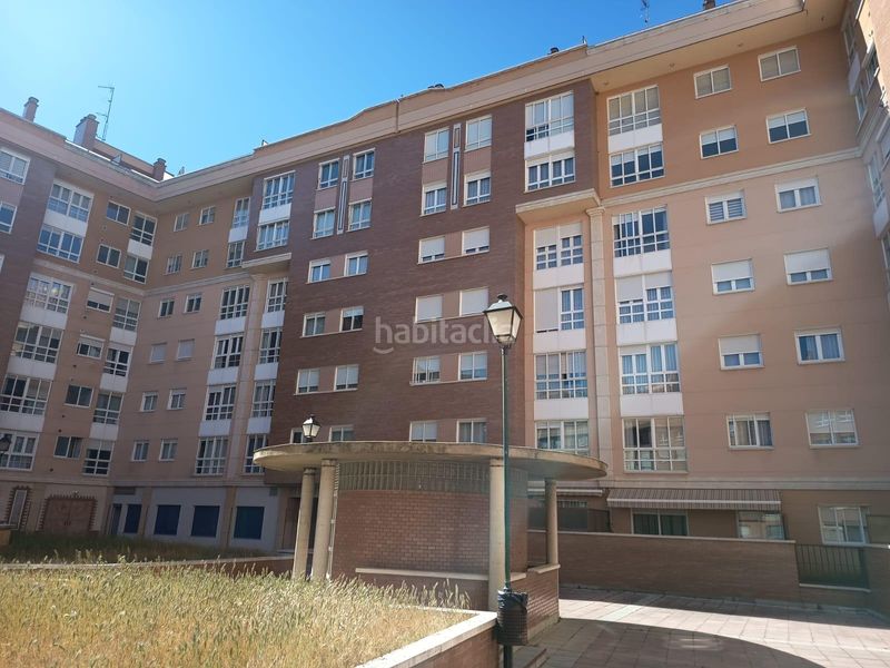 Foto 50743704-20e9-43ed-ace9-41e8b1027a3b. Pis amb calefacció aparcament a San Antonio Palencia