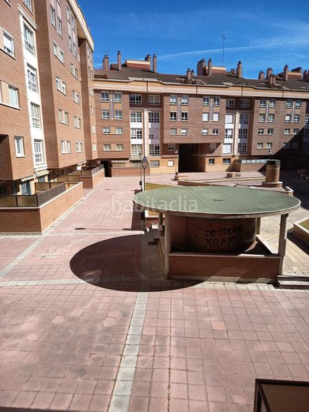 Foto 7e13de4c-c1e3-4f88-8c9d-d8cd4e0b59cc. Pis amb calefacció aparcament a San Antonio Palencia