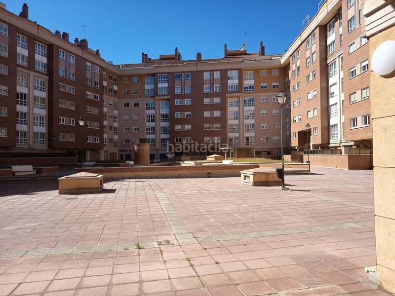 Foto b745cba2-8b66-4f1d-b7c8-92196d1e07cc. Pis amb calefacció aparcament a San Antonio Palencia