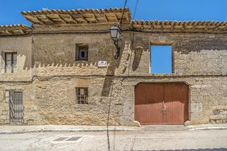 Masia a Montealegre de Campos. Moncasa vende en montealegre de campos