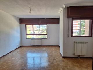 Rent Flat in Pan y Guindas. Moncasa alquila vivienda amueblada