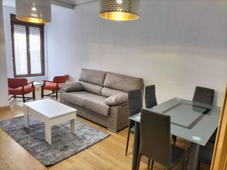 Location Appartement  Calle mayor principal. Moncasa alquila
