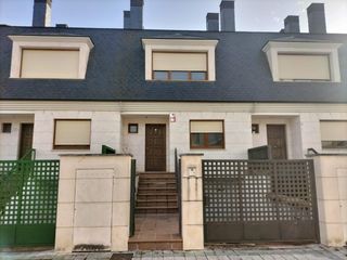 Chalet  Plaza dorotea santos. Moncasa vende chalet zona sector 3 en palencia