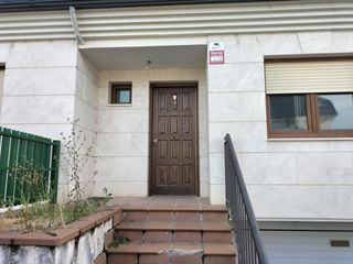 Chalet in El Cristo. Moncasa vende chalet zona sector 3 en palencia