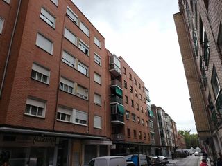 Miete Etagenwohnung in Centro. Se alquila vivienda en palencia centro