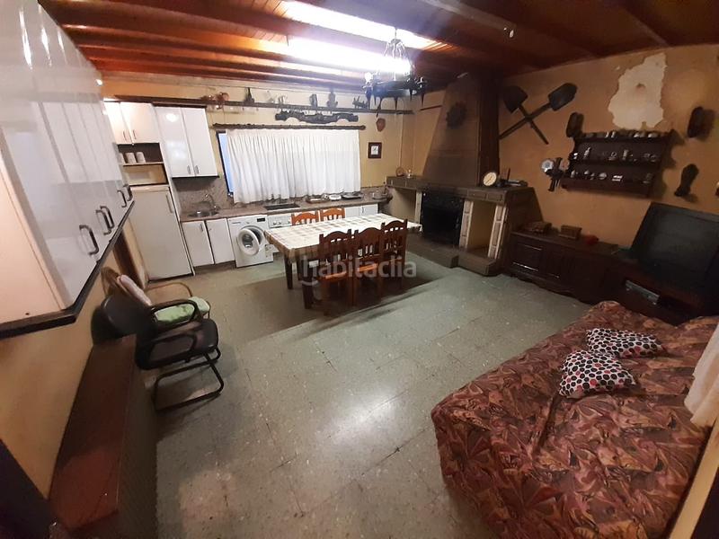 Foto 8839df03-edea-4f09-8d2f-cd7617421cf6. Pis amb xemeneia a Pinilla Zamora