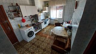 Appartement  Avenida de requejo. Piso grande para reformar cerca de la marina con  2 garaje y 2 t