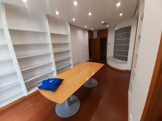 Rent Office space in Las Viñas