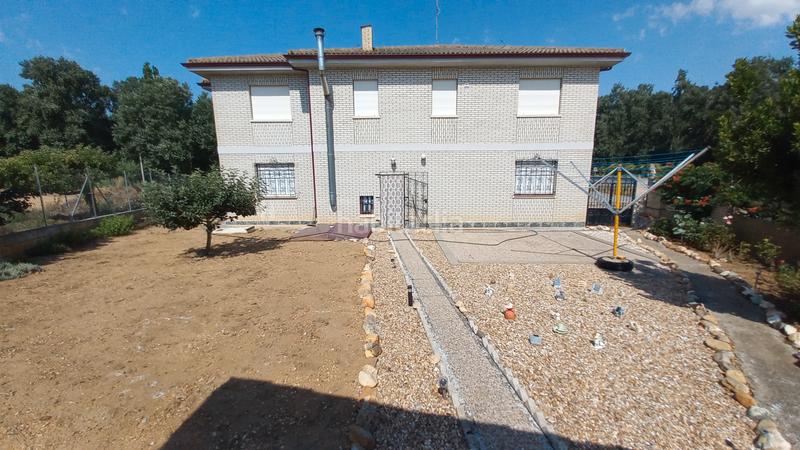 Foto 60467cd3-43a5-4fe6-b42b-18b6c425c847. Chalet  independiente- en Argujillo