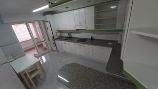Appartement à La Pantoja. Piso cerca de 3 cruces, 3 dormitorios, 2 baños y garaje