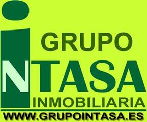 Car parking in Barrios Bajos - La Horta