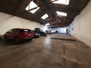 Industrial building in Los Bloques