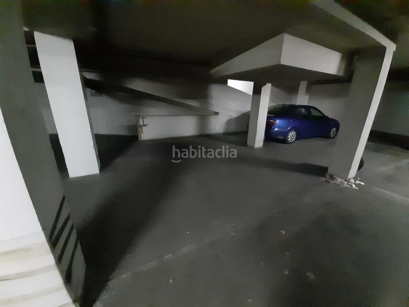 Foto ca8548e7-e9f7-4a87-b546-85e00420c278. Car parking in Los Bloques Zamora