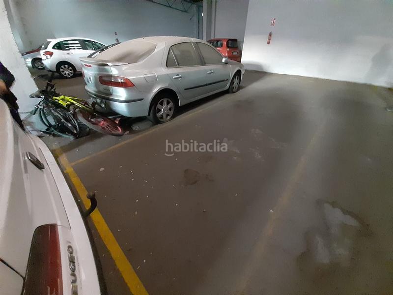 Foto 2465542c-4e70-440a-b2d0-f24c00029961. Parking coche en Pinilla Zamora