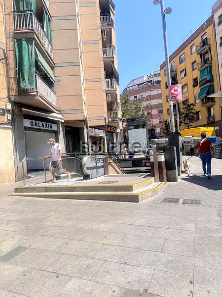Foto b225002a-4db2-44fc-95cd-ed9875d9f148. Aparcament cotxe a Les Planes Sant Joan Despí