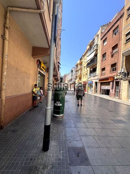 Foto c683d3c9-f4b5-4b34-be77-bc74a46bf114. Aparcament cotxe a Les Planes Sant Joan Despí