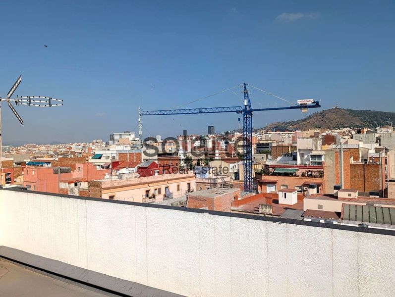 Foto 5924313f-9bdd-448e-b8c8-82b3dd0debee. Edifici a Collblanc Hospitalet de Llobregat (L´)