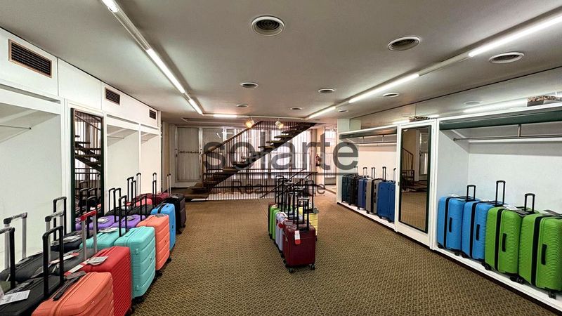 Foto 73962f7f-4fe7-4876-8950-1e696d53538d. Edifici a Collblanc Hospitalet de Llobregat (L´)