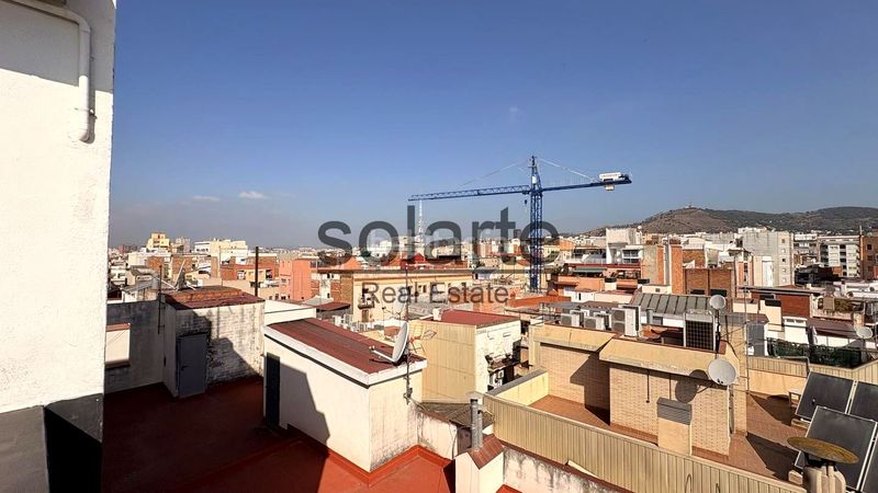 Foto 73fbc50c-0991-4449-a95d-8ca18e67b2b0. Edifici a Collblanc Hospitalet de Llobregat (L´)