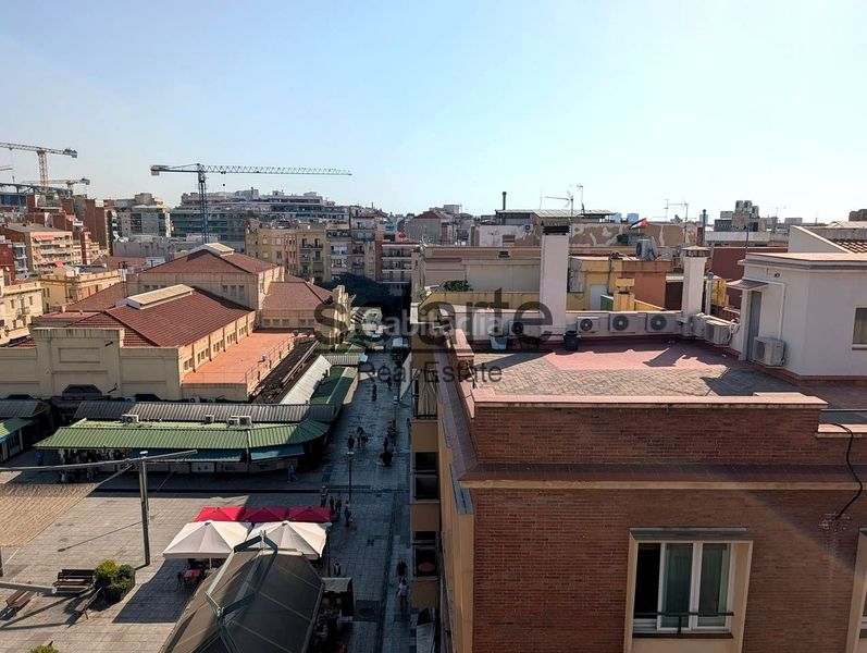 Foto 8cdfa5fc-947a-4cda-bb72-66c59ce86988. Edifici a Collblanc Hospitalet de Llobregat (L´)