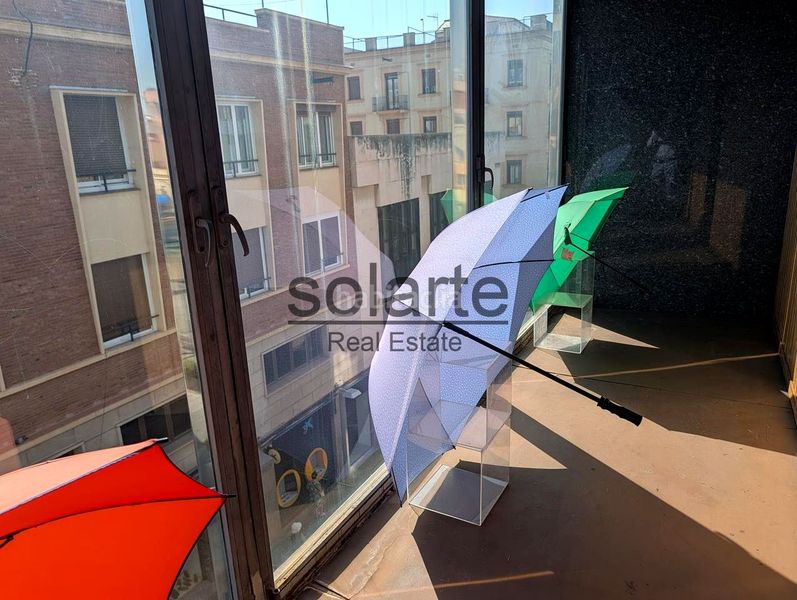 Foto 9cf246e6-a226-4340-a834-8a2f91352f6a. Edifici a Collblanc Hospitalet de Llobregat (L´)