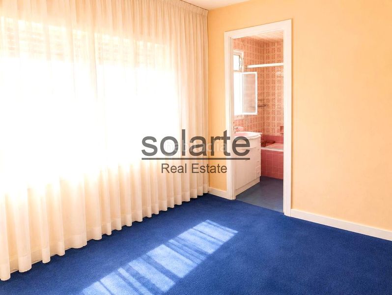 Foto c76598a4-7d2e-42ba-bc78-c46a31833478. Edifici a Collblanc Hospitalet de Llobregat (L´)