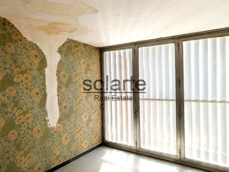 Foto f192bdab-79b1-4381-955c-b937269f395d. Edifici a Collblanc Hospitalet de Llobregat (L´)