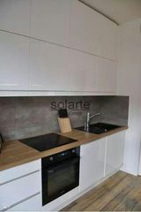 Etagenwohnung in Del doctor pagès 95. Piso luminoso en excelente estado con balcón privado