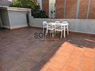 Pis  Calle d'àngel guimerà. Ático con terraza.