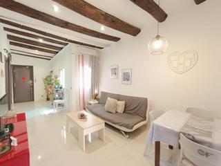 Flat  Carrer de montserrat. Bonito piso en venta en ciutat vella