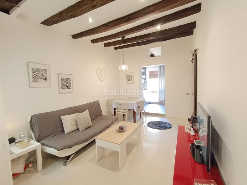 Foto a587e9c9-ad58-413c-a607-e2b698269b45. Pis a Raval Barcelona
