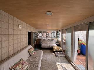 Appartement  Carrer mina. Descubre tu nuevo hogar, lleno de comodidad y luz