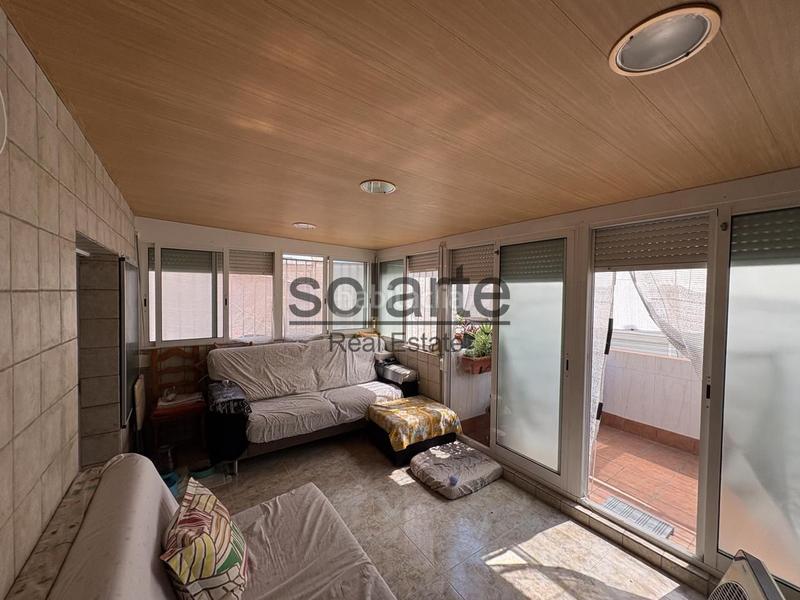 Foto 2dc257a4-f63a-4500-a743-9b6479071eb3. Piso descubre tu nuevo hogar, lleno de comodidad y luz en Hospitalet de Llobregat (L´)