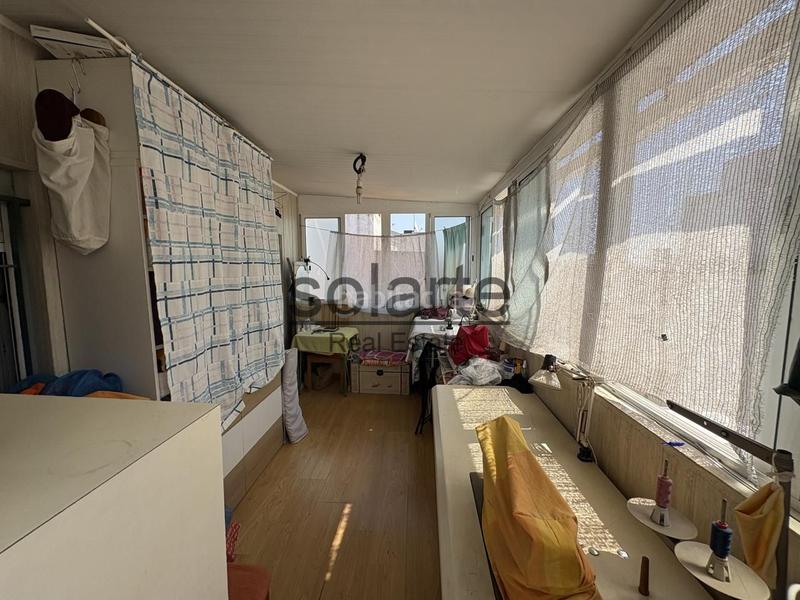 Foto 79a561bc-aba3-4924-ab2c-4ca55fa8f325. Piso descubre tu nuevo hogar, lleno de comodidad y luz en Hospitalet de Llobregat (L´)