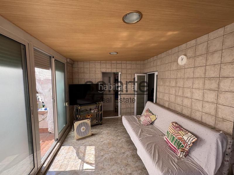 Foto 9a894bff-504d-4804-a472-c377d53a97a3. Piso descubre tu nuevo hogar, lleno de comodidad y luz en Hospitalet de Llobregat (L´)