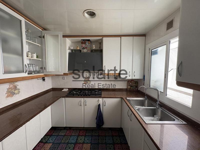 Foto 9c111b9d-6f0f-4093-a2a0-6d10b2469a52. Piso descubre tu nuevo hogar, lleno de comodidad y luz en Hospitalet de Llobregat (L´)