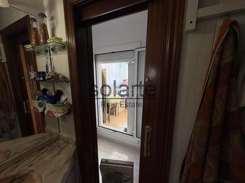 Foto bcf2dcb7-814f-4b7c-8d58-0d5af140aebc. Piso descubre tu nuevo hogar, lleno de comodidad y luz en Hospitalet de Llobregat (L´)