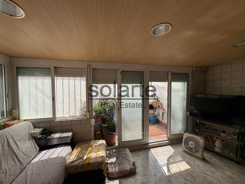 Foto ee1b9a7e-1920-4c96-a2ab-454a5fa5d4c5. Piso descubre tu nuevo hogar, lleno de comodidad y luz en Hospitalet de Llobregat (L´)