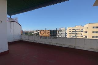 Appartamento  De la zona franca. Vivienda con terraza privada, ascensor y aire acondicionado