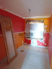 Pis  Carrer d'oretana. Piso para reformar con gran potencial y excelente luminosidad